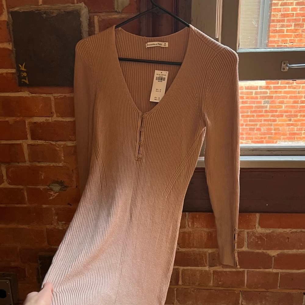 Abercrombie and Fitch knit dress - Picture 2 of 5